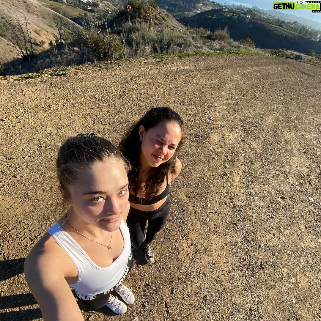 Lizzy Greene Instagram - ✨🌱 /)/) ( . .) ( づ ♡photo dump for 2/22/22♡