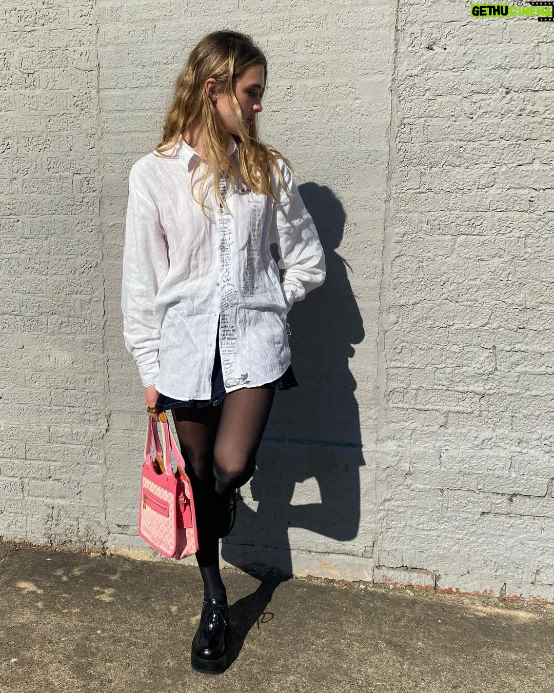 Lizzy Greene Instagram - πthis is my moms shirt from the 80sππββ¬