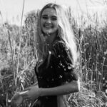 Lizzy Greene Instagram - I always dress like this at the beach :)🧛🏼‍♀️ @cheysham