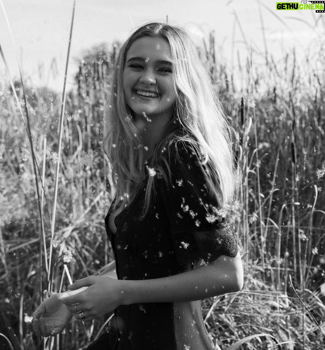 Lizzy Greene Instagram - I always dress like this at the beach :)🧛🏼♀️ @cheysham
