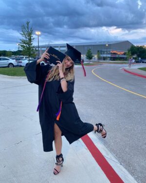 Lizzy Greene Instagram - #2021👩🏼‍🎓 !! lots of gratitude to those in my life that've helped and guided me through the years. and a massive shoutout to the teachers in CA, TX, and BC that've made my experience so much fun☺️tons of excitement for the next chapter in my life. long story short the mitochondria is the powerhouse of the cell. cheers