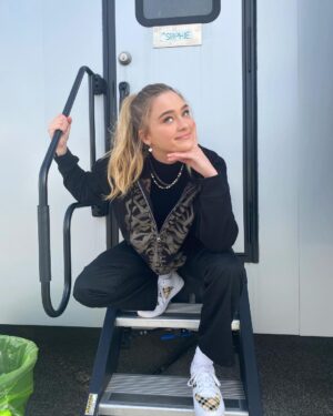 Lizzy Greene Instagram - I bleach painted this hoodie ~ and now I wanna do it to all my clothes🤓  happy valentines day ♥️ #artsandcraftsbabYyYY