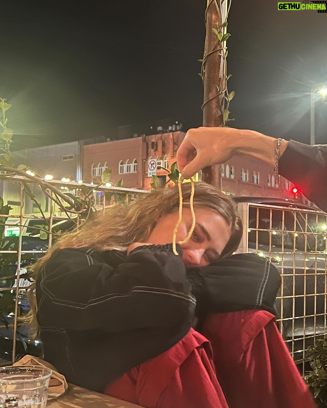 Lizzy Greene Instagram - 1-800 grl wrldššš©µš¦