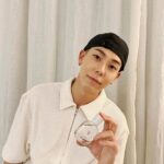 Loco Instagram - #광고 #라운드어라운드 #선물 라운드어라운드의 새로운 향수 더 퍼퓸 미스트를 가장 먼저 만나봤어요✌️ 저는 라일락의 은은한 잔향에 빠졌습니다…😌 캔들과 함께 선물로도 너무 좋을 것 같아요!