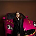 Lodovica Comello Instagram - Facciamo che la noia la lasciamo per la prossima vita 😉🔥💞 #Maserati sa come trasformare l’ordinario in straordinario, portando la magia di Barbie su 4 ruote. #MaseratiGrecale #EverydayExceptional @maserati_italia #Adv Milan, Italy