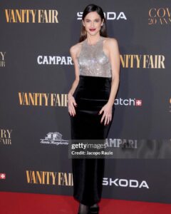 Lodovica Comello Instagram - #CoverStory night per i 20 anni di @vanityfairitalia 🌹 Grazie: @philosophyofficial @swarovski @malonesouliers @samanta_pardini styling @terryterry82 mua