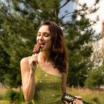 Lodovica Comello Instagram – You can’t buy happiness. But you can buy NUII con Nocciole Tostate Italiane 🫶🏻 

#nuiiicecreamadventure #EstateConNuii #adv @nuii_icecream_global