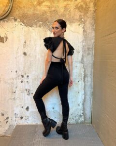 Lodovica Comello Instagram - Questo look: parliamone 🔥 Grazie @samanta_pardini styling @terryterry82 MUA 💋 @philosophyofficial total look @aglshoes boots @swarovski collana #rockin1000 Cesena