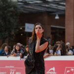 Lodovica Comello Instagram - Sabato la presentazione di #Trolls3 alla Festa del Cinema di Roma é stata speciale 🙏🏼 Grazie a tutti quelli che sono venuti, grazie @universalpicturesita per questo viaggio meraviglioso. Ed ora: pop corn alla mano, e ci vediamo al cinema! 🍿🎥 Special thanks: @terryterry82 MUA @samanta_pardini look: @michaelkors @damianiofficial @jimmychoo Auditorium Parco Della Musica Roma