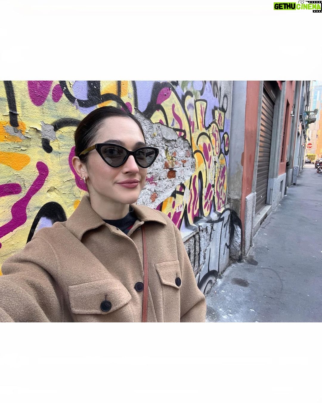Lodovica Comello Instagram - Domenica di quartiere, brasato, Hulk, amici e primo panettone 💫 Milan, Italy
