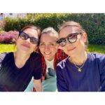 Lodovica Comello Instagram - Non ho contato quante uova di cioccolato ho mangiato negli ultimi 2 giorni, ma conto di fare il conteggio dei brufoli domani e di farvelo sapere! Non state in pensiero 🫶🏻 Che bello chillare in Carnia 💛🌼 Grazie @vnt_str per l’ospitalità! Paluzza