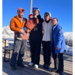 Lodovica Comello Instagram - Livigno ❄️ Con famiglia e amici bellissimi, tra cui il mio nuovo amico Pop Corn che tutto gli si può dire ma non che non abbia un bel sorriso 🦙 (Vedi foto 6)