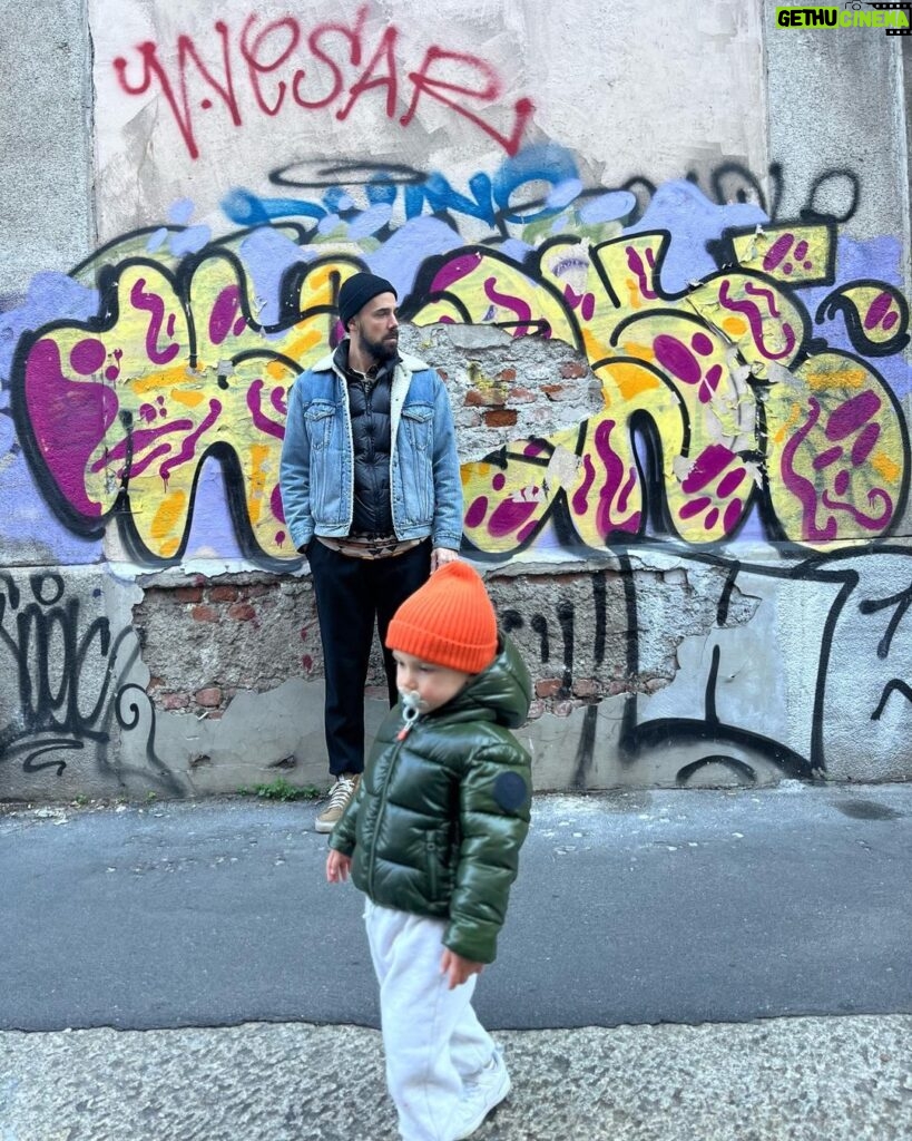 Lodovica Comello Instagram - Domenica di quartiere, brasato, Hulk, amici e primo panettone 💫 Milan, Italy