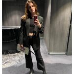 Lodovica Comello Instagram - #tbt al mio posto del cuore sulla nave: l’ascensore 🥹 Mi sparavo certe pose che Madonna scanzate proprio. Ma non ero l’unica…….. . . . Thanks @sandroparis per avermi accompagnato anche in mezzo al mar 🌊 #supplied