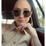 Lodovica Comello Instagram - Random di questa mia prima settimana solitaria a Milano: - selfie banalissimo sul taxi perchè mi piacevo 💁🏻‍♀️ - Ciao ciao amore della mamma fai il bravo 🐻💔 - Cin, Terryn! @terryterry82 - dura la vita - linguine branzino e limone 🍋 - ero depressa comprato scarpe nuove Milan, Italy