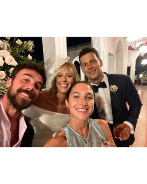 Lodovica Comello Instagram - Bella Venezia, ma gli sposi di più ❤️‍🔥
@kikkafede88 
@matteogiunta 
Grazie per questa festa meravigliosa che sprizzava amore da tutti i pori. 
Vi vogliamo bene!