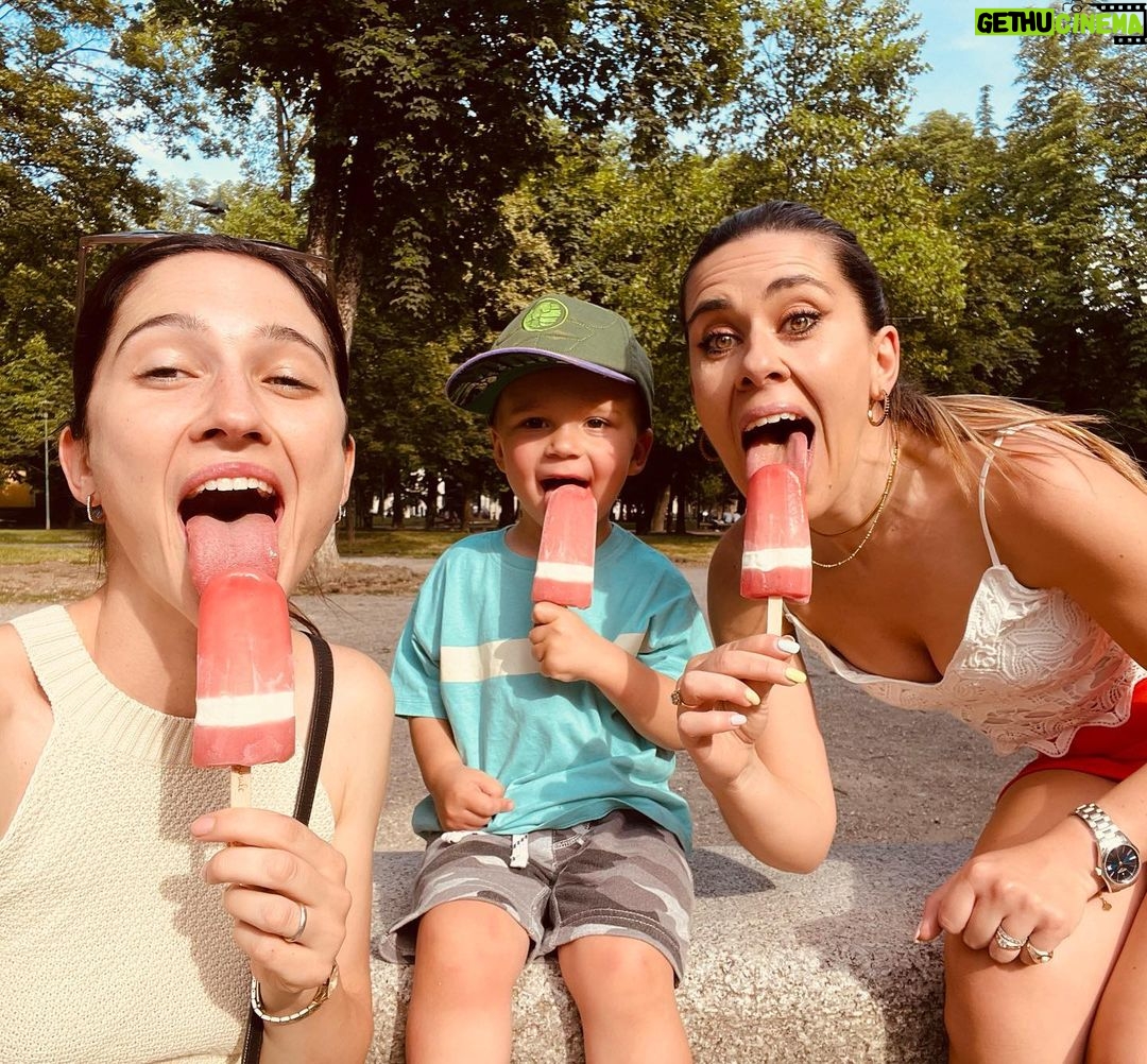 Lodovica Comello Instagram - 🍒 5 giugno: di ciliegie, amici e rane 🐸 Pianello Val Tidone