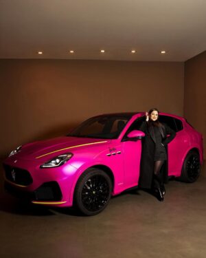 Lodovica Comello Instagram - Facciamo che la noia la lasciamo per la prossima vita 😉🔥💞
#Maserati sa come trasformare l’ordinario in straordinario, portando la magia di Barbie su 4 ruote.
#MaseratiGrecale #EverydayExceptional @maserati_italia #Adv