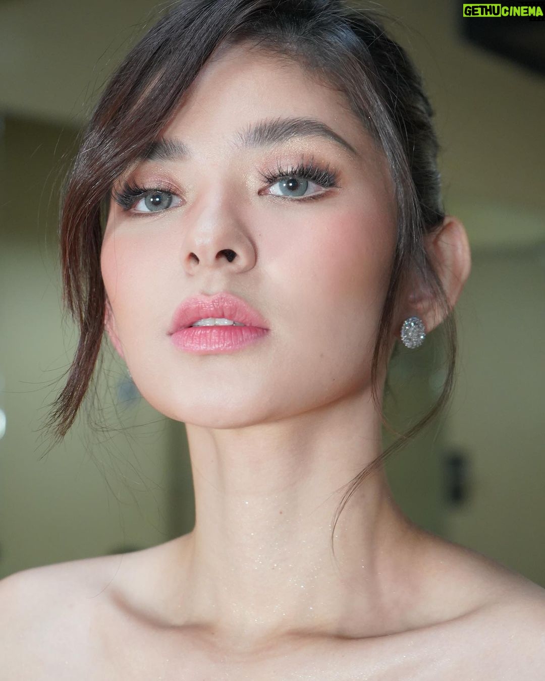 Loisa Andalio Instagram - #PiraPirasongParaiso Mediacon 🤍🖤 Maraming salamat sa lahat ng sumuporta at nakasama namin simula Day 1, sana po samahan niyo kami hanggang sa huling 9 araw! Maraming salamat po mga Kapamilya at Kapatid! Forever grateful 🌈