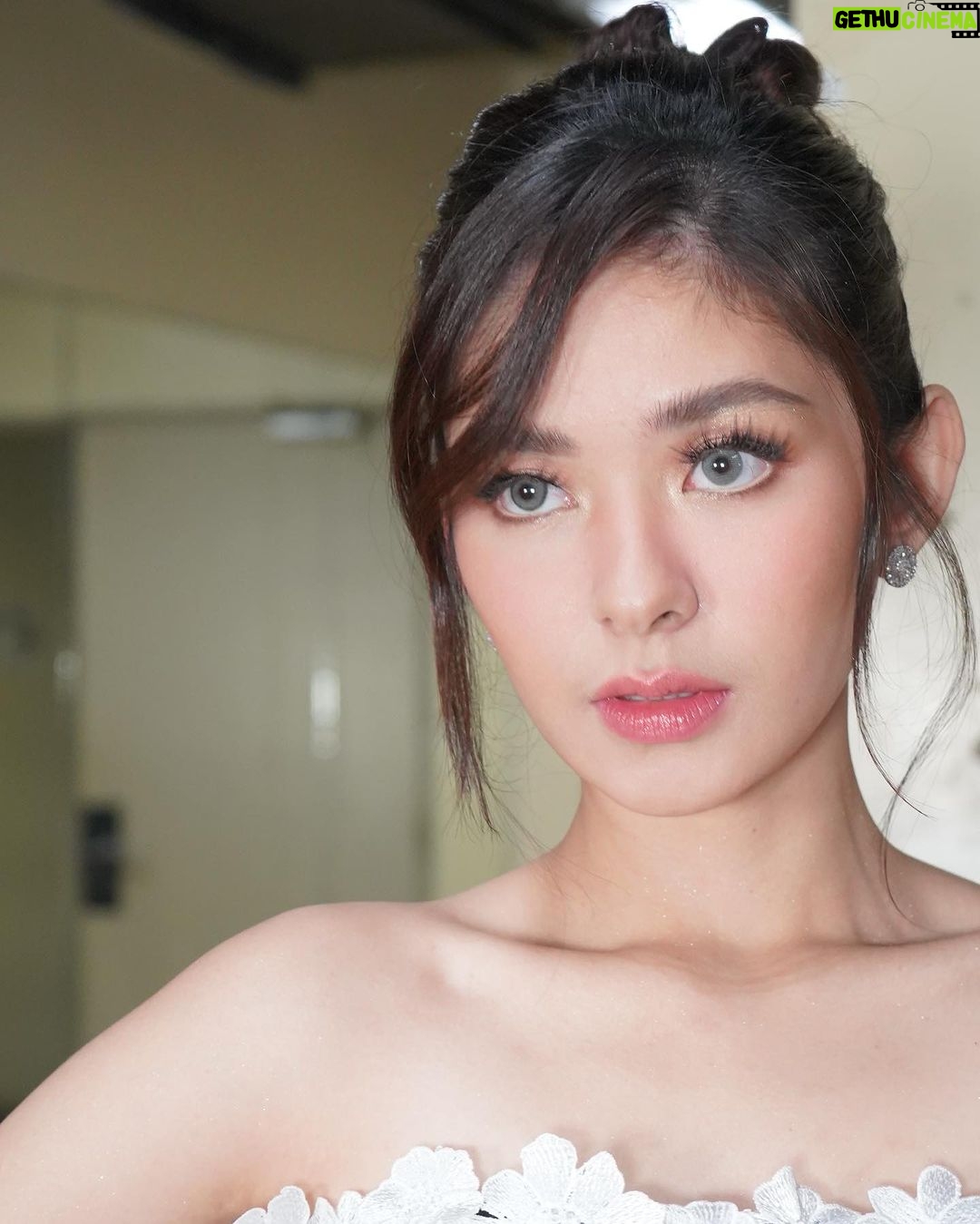 Loisa Andalio Instagram - #PiraPirasongParaiso Mediacon 🤍🖤 Maraming salamat sa lahat ng sumuporta at nakasama namin simula Day 1, sana po samahan niyo kami hanggang sa huling 9 araw! Maraming salamat po mga Kapamilya at Kapatid! Forever grateful 🌈