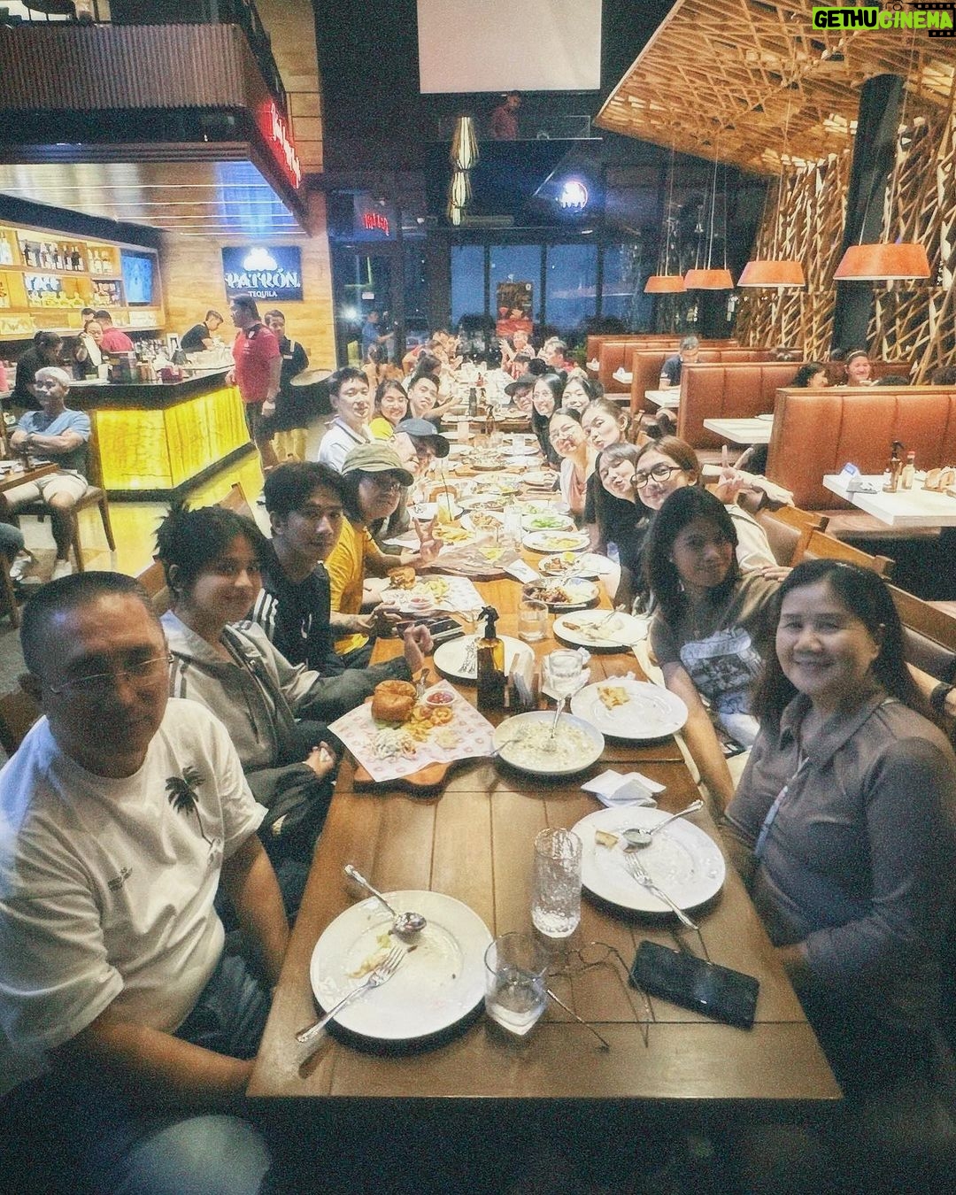 Loisa Andalio Instagram - Happy 2024 💜 Cheers to a new year filled with love, laughter, and unforgettable moments! Wishing you all a Happy New Year from our family to yours. 🎉