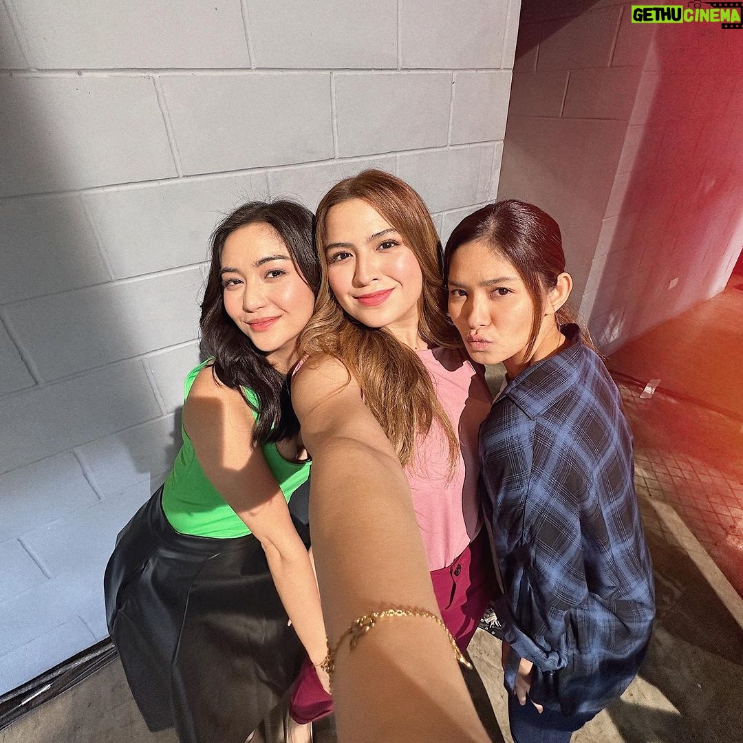 Loisa Andalio Instagram - powerpuff girls vs hilary #PiraPirasongParaiso 🧩 thank you so much po sa mga nanood! bukas ulit!💖🥰