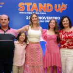 Lorena Queiroz Instagram - Dia de pré estreia de @standupofilme . Acho que meu sorriso diz tudo né pessoal?! Eu tô muito feliz!!!!! Eu amei o filme , amei a minha família, amei poder ver a estreia do Enrico , amei tudo!!!!!! 📸 @betomellaofoto