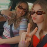 Lorena Queiroz Instagram - MÃE!!! Chegou o seu dia e eu to passando aqui p te desejar PARABÉNS! Obrigada por sempre estar do meu lado, me apoiando, batalhando pelas nossas conquistas, obrigada por ser essa mãe gata, maravilhosa, que me ensinar, me ajuda, minha parceira p tudo, saiba que vc é a melhor mãe do mundo. Vc é um dos melhores presente de Deus me deu! Que a gente tenha muitos, e muitos anos de vida juntas, que Deus te abençoe e te ilumine, ilumine o seu caminho e muito sucesso! Eu to aqui com vc sempre! Aproveita muito o seu dia pq vc merece!!!! EU TE AMO MUITO!!!!!! 🫶🏻 @gabiqueiroz20
