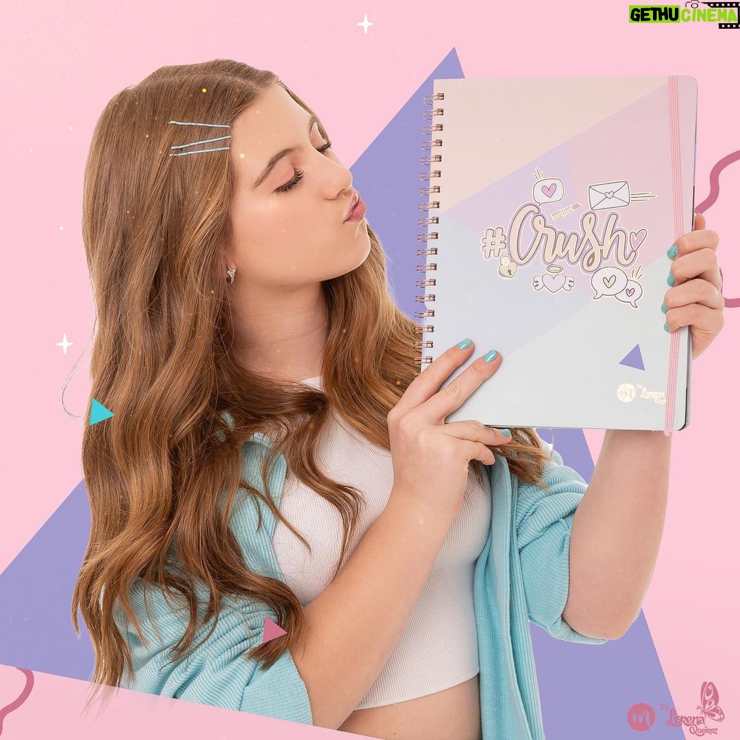 Lorena Queiroz Instagram - Não consigo escolher um só!!! Gente ,meus cadernos em #collab com a @mercipapelariafina ficou lindo d mais né?! Em breve estará disponível a coleção todinha pra vocês. Agora me conta aqui, qual vocês gostam mais?! #mercibylorenaqueiroz