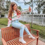 Lorena Queiroz Instagram - #MeuMomentoPinkCats favorito é fazer fotos e vídeos pra vocês . Ahh também amo um bom livro. E vocês? Me contem aqui qual é seu momento favorito postando uma foto bem legal marcando a @pinkcatsoficial e a #MeuMomentoPinkCats