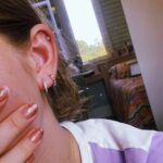 Lorena Queiroz Instagram - Gente, fiz o piercing que eu tanto queria!!! @carlababyprimeirobrinco amei, arrasou!!!