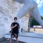 Lorenzo Ostuni Instagram - Ma esiste qualcuno che si da un tono con la Corona?