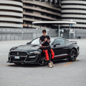 Lorenzo Ostuni Instagram - è trap
