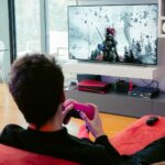 Lorenzo Ostuni Instagram - Come apparire interessante al mondo femminile: 1- Postura sul divano alla Homer Simpson 2- Armatura leggendaria su Elden Ring 3- Televisore OLED ultrasottile e performante @lg_italia Seguitemi per altri consigli #adv #LGOLED #LGOLEDTV #OLED #gamingpc
