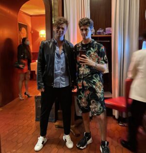Lorenzo Ostuni Instagram - Scattare foto con Favij non è per niente stressante, lo afferma Jacopo nella seconda foto