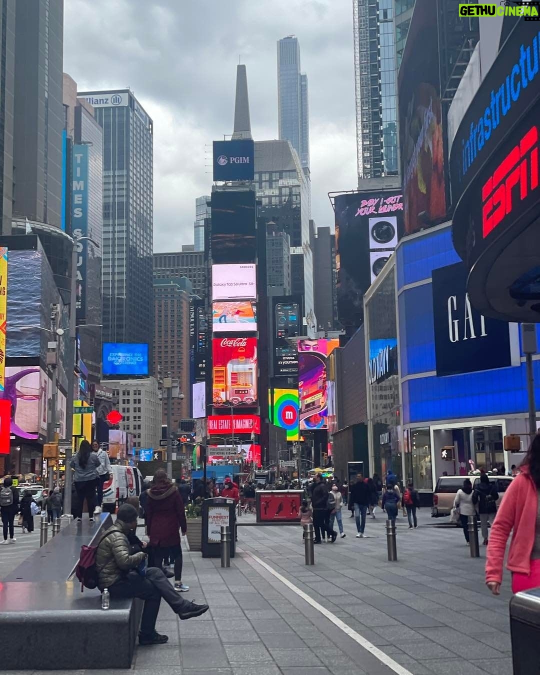 Lorenzo Ostuni Instagram - Ciao sono Lorenzo vengo da New York e so’ contento per fa sta sfilata -Semicit New York City, N.Y.