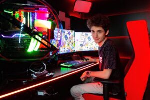 Lorenzo Ostuni Instagram - 10 Anni su YouTube 🎉
24/07/2011 - 24/07/2021