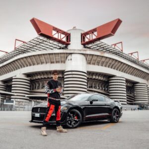 Lorenzo Ostuni Instagram - è trap