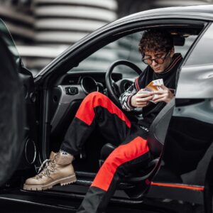 Lorenzo Ostuni Instagram - è trap