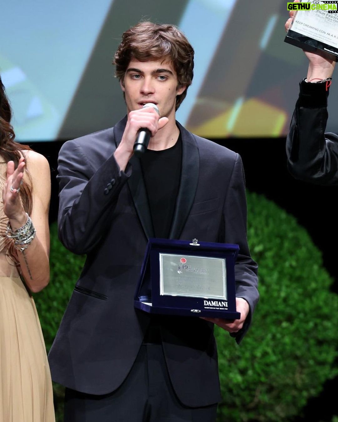 Lorenzo Zurzolo Instagram - Grazie Montecarlo Film Fest per il premio Next Generation Award come migliore interpretazione under 30! :)) Un ringraziamento speciale a Paul haggis, a tutta la giuria del Montecarlo Film Festival de la comedie e a tutta l’organizzazione Total look: @giorgioarmani @stellagiannetti @giannigallipress @therumorsufficiostampa @montecarlofilmfestival