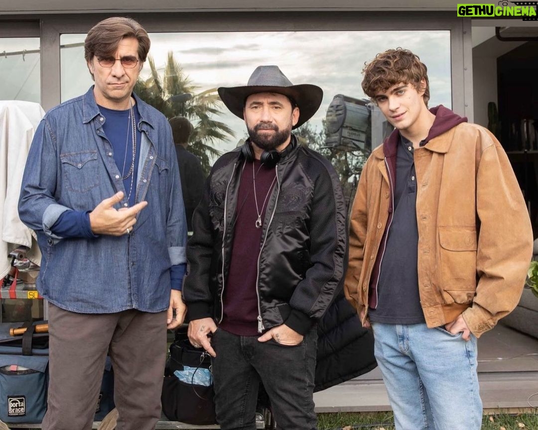Lorenzo Zurzolo Instagram - Morrison e i Mob dal 20 Maggio al cinema ! @tiromancinoofficial @visionfilmdistribution @skyitalia @ilaria_dello_iacono @marthacapello @universalpicturesita