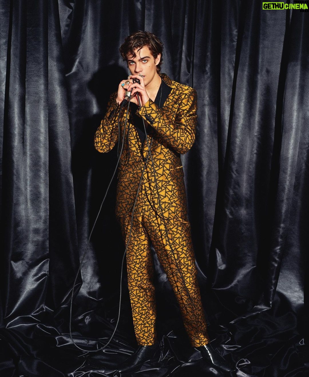 Lorenzo Zurzolo Instagram - Nuova cover x @schonmagazine 🤘🎸 photography. @kosmaspavlos fashion. @luca_falcioni_ production. @federicabarl @therumorsufficiostampa grooming. @giulialuciani_mua @simonebellimakeup