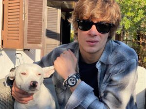 Lorenzo Zurzolo Instagram - Timeless friendship ❤️

@bulgari #Bvlgari #ad #Bvlgariwatches #Bvlgarialluminium