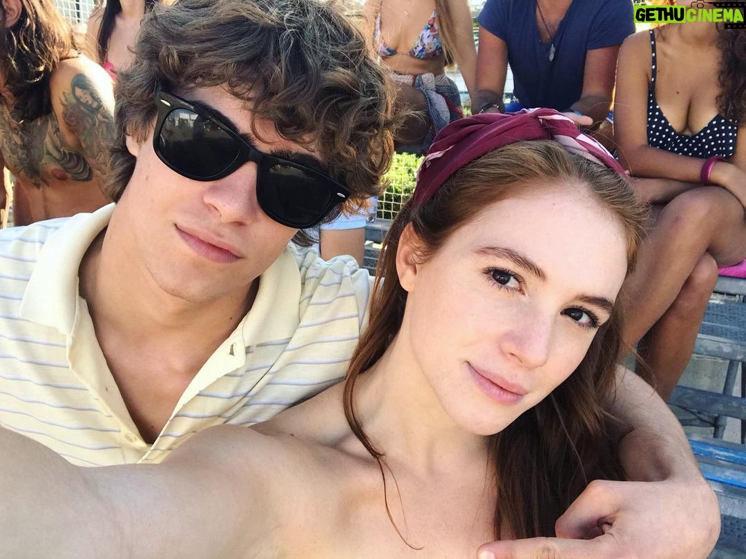 Lorenzo Zurzolo - 339.2K Likes - #sottoilsolediriccione è il film più visto su @netflixit
grazie a tutti