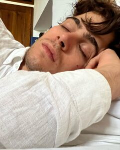 Lorenzo Zurzolo Instagram - Hard life