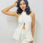 Losliya Mariyanesan Instagram - Overflowing with gratitude 🤍🤍