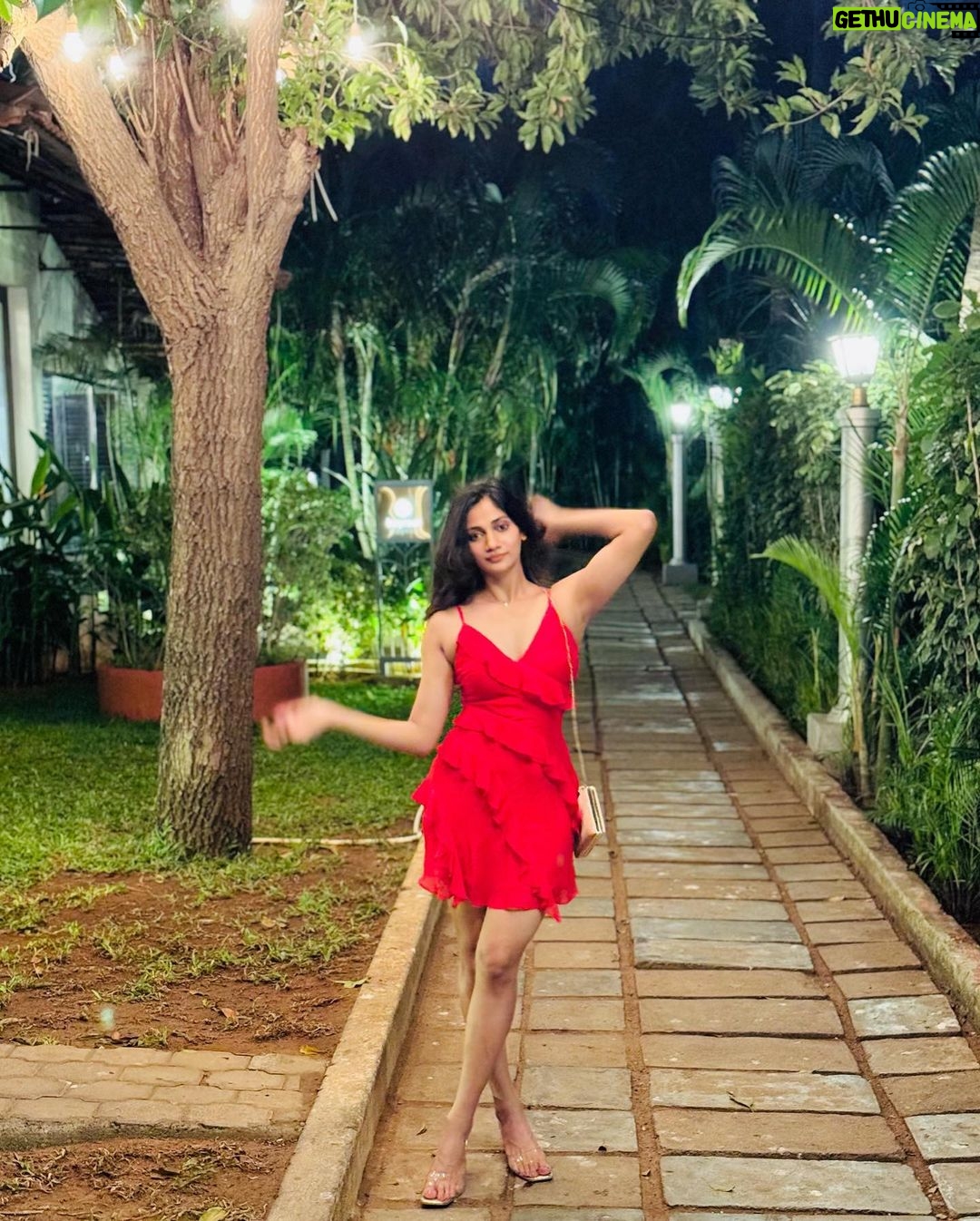 Losliya Mariyanesan Instagram - Starry night ✨🌌