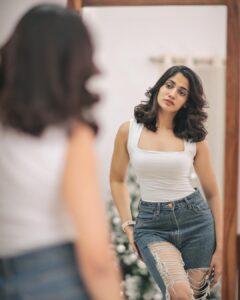Losliya Mariyanesan Instagram - 🤍 @dhanush__photography