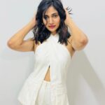 Losliya Mariyanesan Instagram - Overflowing with gratitude 🤍🤍