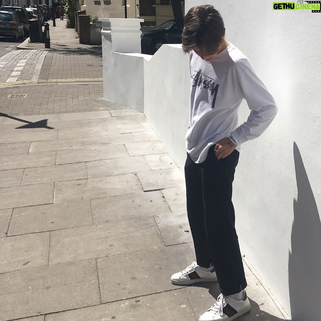 Louis Partridge Instagram - Double tap to see the magic